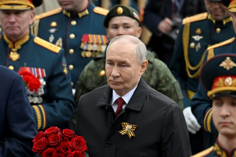 Le président russe Vladimir Poutine lors des commémorations de la victoire sur l'Allemagne nazie, le 9 mai 2026 à Moscou