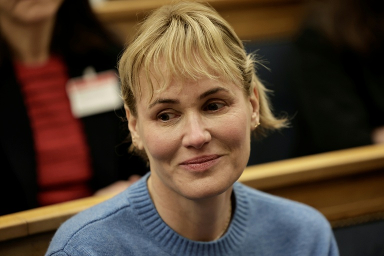 La comédienne Judith Godrèche assiste à la présentation du rapport de la commission d'enquête de l'Assemblée nationale sur les violences dans le cinéma, le 9 avril 2025 à Paris 