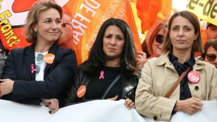 La secrétaire générale de la CGT, Sophie Binet (D), et la secrétaire générale de la CFDT, Marylise Léon (G), lors de la manifestation à Paris, le 2 octobre 2025