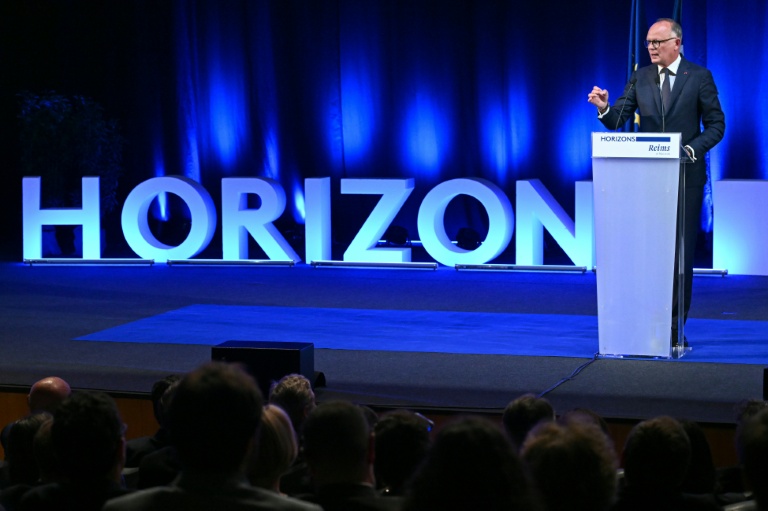 Édouard Philippe devant les cadres d'Horizons réunis au centre des Congrès de Reims, le 10 mai 2026