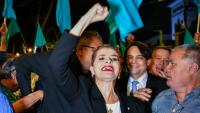 La candidate à la présidence Laura Fernandez, favorite pour remporter les élections du 1er février au Costa Rica, avec des sympathisants le 11 janvier 2026
