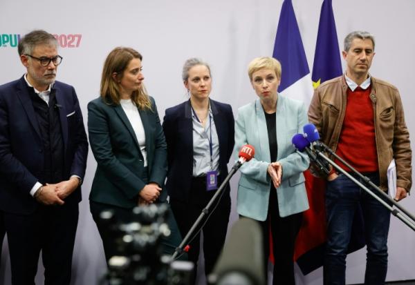 Olivier Faure, Marine Tondelier, Lucie Castets, Clémentine Autain et François Ruffin lors d'une conférence de presse le 15 novembre 2025 à Trappes, dans les Yvelines