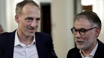Le leader de Place publique (PP) Raphael Glucksmann et le Premier secrétaire du Parti socialiste Olivier Faure à Montreuil le 11 avril 2026