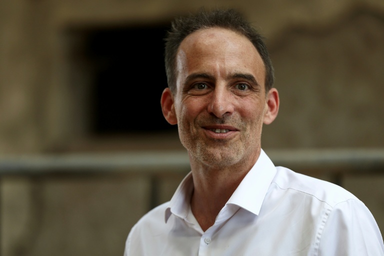 L'eurodéputé et patron de Place publique Raphaël Glucksmann le 14 juillet 2026 à Bruges, près de Bordeaux, dans le sud-ouest de la France