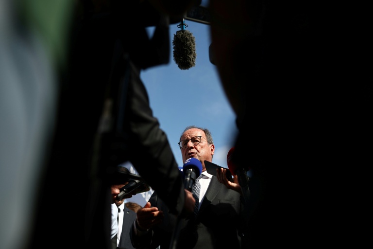 L'ancien président et actuel parlementaire français François Hollande lors de sa visite dans une foire agricole à Châlons-en-Champagne, dans la Marne, le 3 septembre 2026