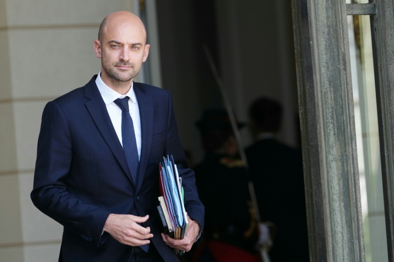 Le ministre français des Affaires étrangères  Jean-Noël Barrot quitte l'Elysée après le conseil des ministres le 22 juillet 2026 à Paris