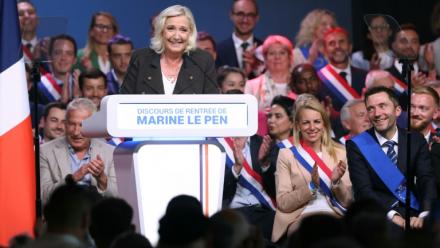 La présidente du groupe parlementaire RN et candidate à l'élection présidentielle de 2027 Marine Le Pen tient son discours de rentrée à Hénin-Beaumont, dans le Pas-de-Calais, le 13 septembre 2026