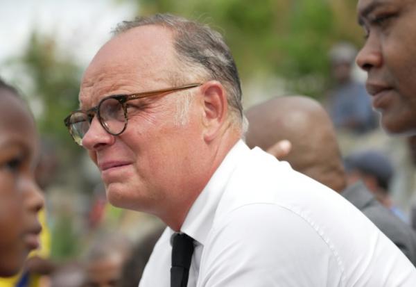 Le fondateur du parti Horizons et candidat à la présidentielle  Édouard Philippe à Sada sur l'île de Mayotte le 22 août 2026