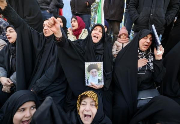 Rassemblement à Téhéran pour porter le deuil du guide suprême Ali Khamenei, le 1er mars 2026