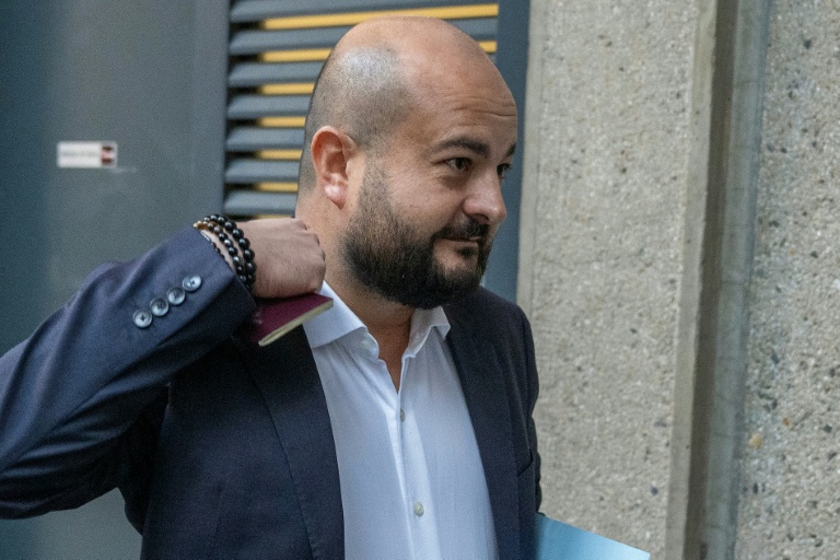 Le maire de Fréjus David Rachline arrive au tribunal de Draguignan, le 30 septembre 2025