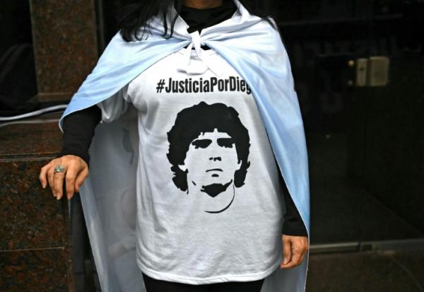 Le procès sur la mort de Diego Maradona est entré mardi dans sa dernière ligne droite, avec des plaidoiries d'acquittement pour le psychologue Carlos Diaz et la psychiatre Agustina Cosachov