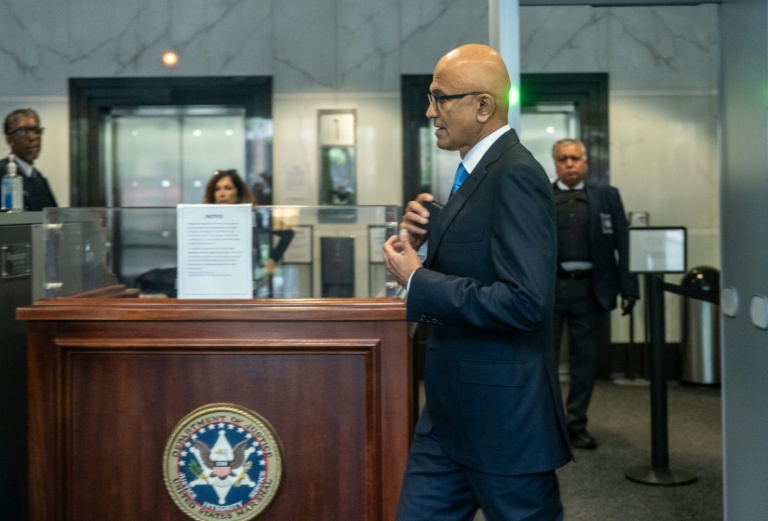 Le patron de Microsoft, Satya Nadella, au palais de justice fédéral à Oakland, en Californie, le 11 mai 2026