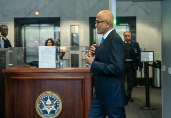 Le patron de Microsoft, Satya Nadella, au palais de justice fédéral à Oakland, en Californie, le 11 mai 2026