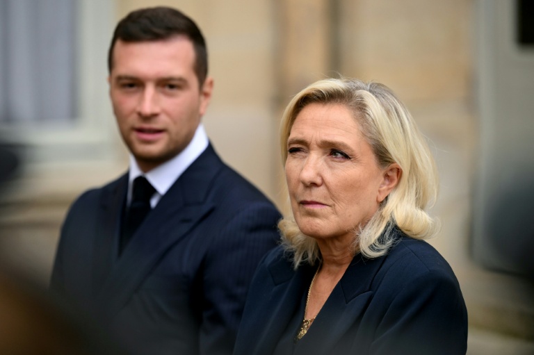 Jordan Bardella et Marine Le Pen le 2 septembre 2025 à l'hôtel Matignon à Paris