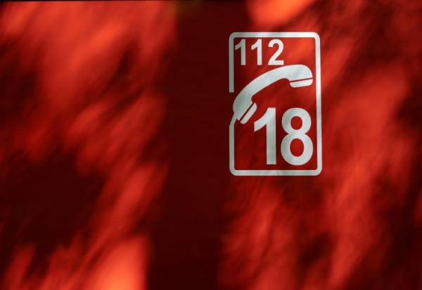 Le feu qui sévit depuis plus d'une semaine dans la Drôme "poursuit sa progression lente" avec environ 400 hectares brulés, mais celui qui s'est déclaré dimanche dans la Lozère est "fixé"