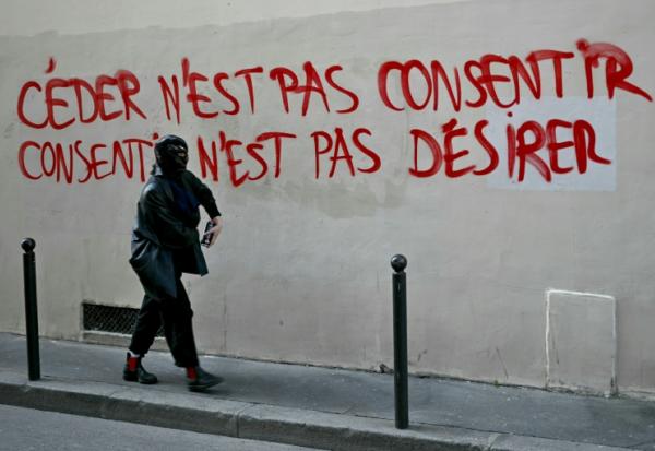 Lors d'une manifestation dans le cadre de la journée pour les droits des femmes, le 8 mars 2025 à Paris