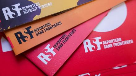 Des membres de l'équipe municipale se sont rués en kiosque début juin pour acheter des centaines de numéros de l'Essor Savoyard afin d'étouffer une affaire de viol, accusent lundi Reporters sans frontières (RSF) et l'hebdomadaire régional