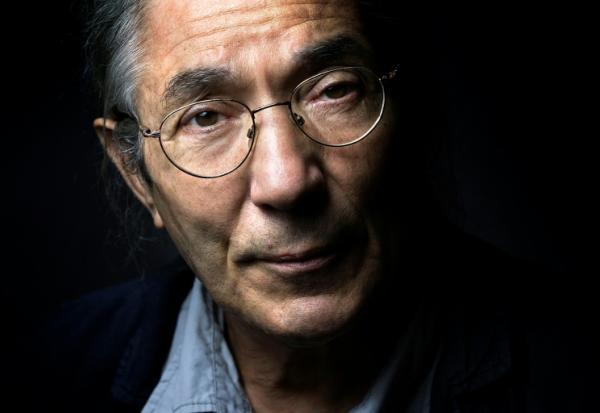 L'écrivain Boualem Sansal pose à Paris le 4 septembre 2015