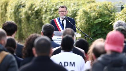 Olivier Klein, maire sortant de Clichy-sous-Bois (Seine-Saint-Denis), lors des 20 ans de la mort de Zyed et Bouna, le 27 octobre 2025 à Clichy-sous-Bois