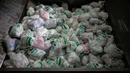 Des couches recyclées dans une usine de recyclage à Osaki, au Japon, le 15 janvier 2026