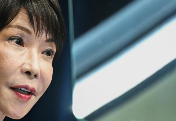La Première ministre japonaise, Sanae Takaichi lors d'une conférence de presse à l'issue d'un remaniement ministériel, au siège du gouvernement à Tokyo, le 17 septembre 2026