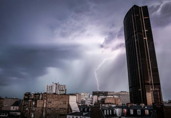 La tour Montparnasse à Paris, le 25 juin 2025 