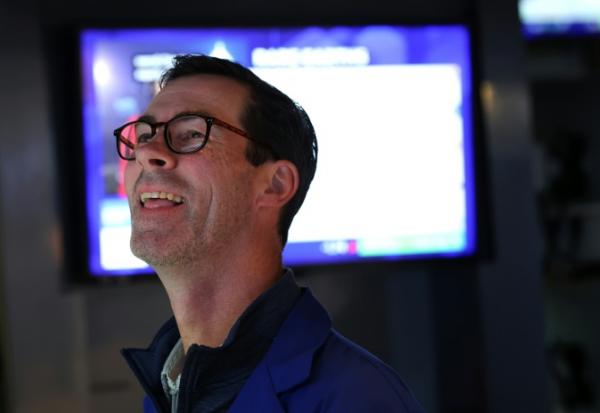 Un opérateur à la Bourse de New York le 13 octobre 2025