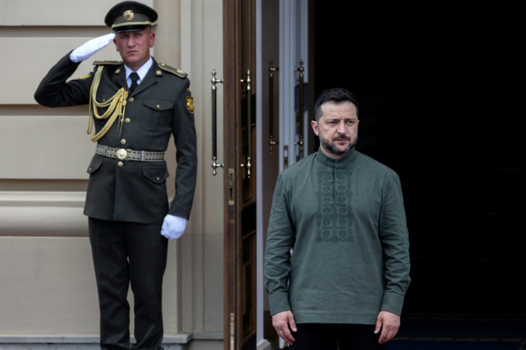 Le président ukrainien Volodymyr Zelensky accueille des dirigeants étrangers à Kiev le 23 août 2026 