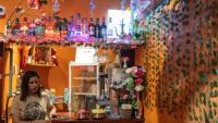 Budhathoki Samjhana dans son petit restaurant népalais, à Tokyo, le 12 juin 2026