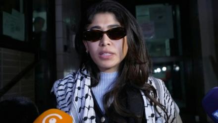 Capture d'écran d'une vidéo AFPTV de l'eurodéputée LFI Rima Hassan, à Paris le 2 avril 2026