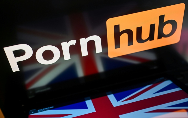 Le site Pornhub, qui avait arrêté en février d'accepter de nouveaux utilisateurs au Royaume-Uni, a annoncé mardi avoir rouvert l'accès pour les utilisateurs d'iPhones et d'iPads, qui imposent dans le pays une vérification de l'âge au niveau de l'appareil