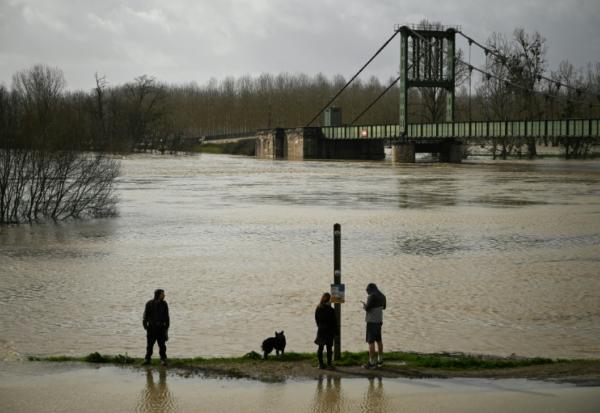 La Garonne en crue à Marmande, dans le Lot-et-Garonne