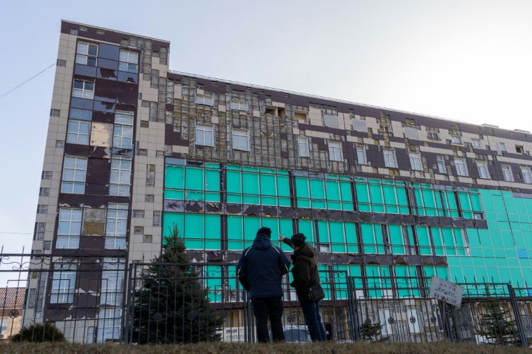 Un bâtiment endommagé par des frappes dans la ville russe de Belgorod, près de la frontière avec l’Ukraine, le 12 mars 2026