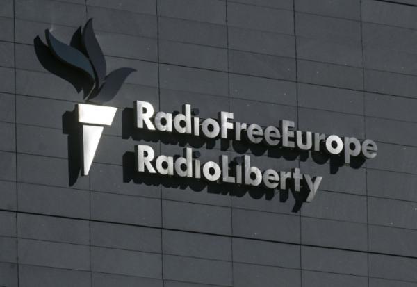 Les services de sécurité russes (FSB) ont indiqué jeudi avoir arrêté un ancien correspondant de Radio Free Europe accusé d'avoir voulu aider l'Ukraine à préparer des cyberattaques