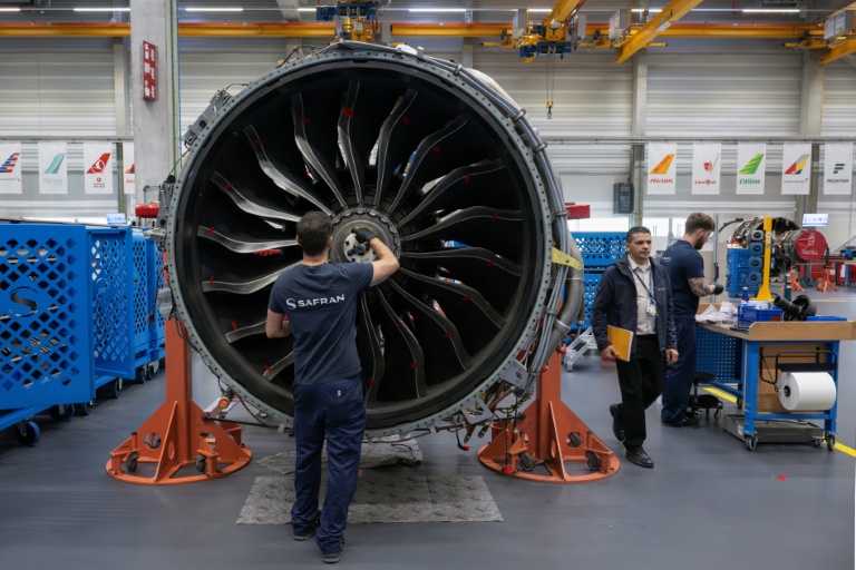 Maintenance d'un moteur Leap de CFM, coentreprise de Safran et GE à Bruxelles, le 29 octobre 2024