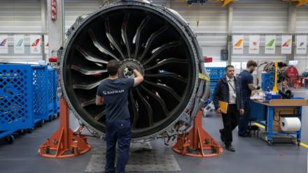 Maintenance d'un moteur Leap de CFM, coentreprise de Safran et GE à Bruxelles, le 29 octobre 2024