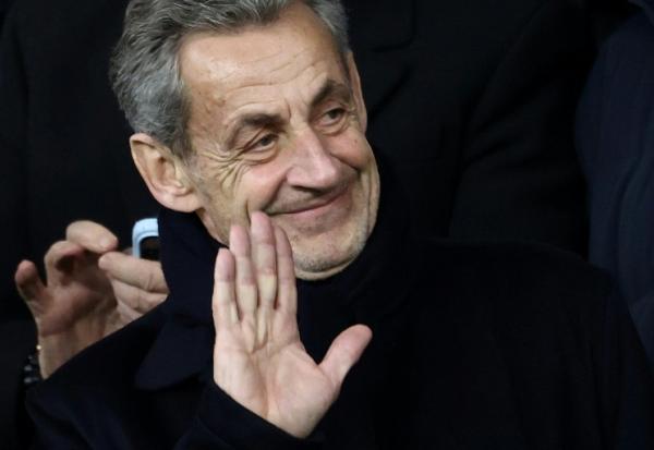 L'ancien président Nicolas Sarkozy, le 26 novembre 2025 au Parc des Princes à Paris