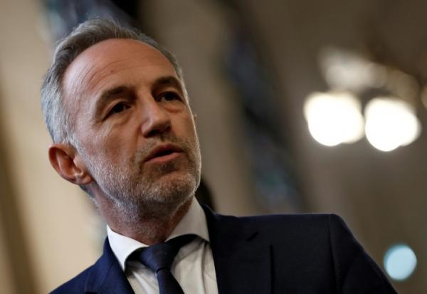 Le nouveau maire PS de Paris, Emmanuel Grégoire, lors du lancement d'une Convention citoyenne sur la protection des enfants et de leur temps à l'écolele 18 mai 2026 à Paris