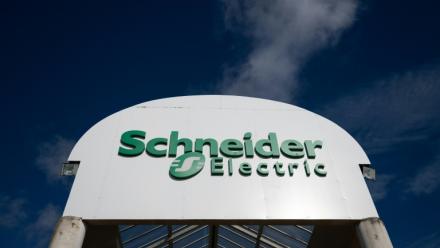 Le géant français Schneider Electric va racheter l'américain PTC, concepteur de logiciels basé à Boston
