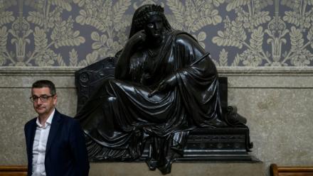 L'ancien maire de Saint-Étienne, Gaël Perdriau, au palais de justice lors de son procès en appel dans l'affaire de chantage à la sextape devant la cour d'appel de Lyon, le 8 juin 2026