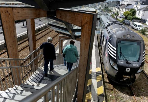 Train à quai à la gare de Quimper le 9 juin 2026