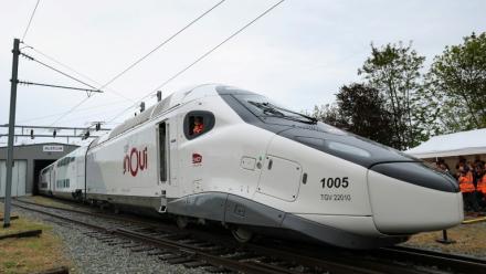 Le TGV "M", train à grande vitesse de nouvelle génération de la SNCF,  à l'usine Alstom de Belfort, le 29 avril 2024