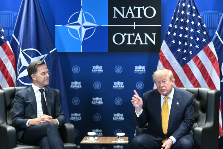 Le président américain Donald Trump lors d'une rencontre avec le secrétaire général de l'Otan, Mark Rutte, en marge du sommet de l'Otan à Ankara, le 8 juillet 2026 en Turquie