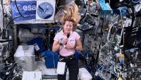 L'astronaute française Sophie Adenot durant un entretien à l'AFP depuis l'ISS le 26 février 2026