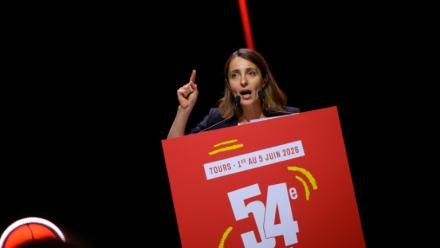 Sophie Binet après sa réélection à la tête de la CGT, lors du congrès de la centrale syndicale, le 5 mai 2026 à Tours