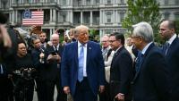 Le président américain Donald Trump s'adressant à la presse entouré des grands patrons de l'IA à la Maison Blanche à Washington, le 29 septembre 2026
