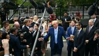 Le président américain Donald Trump s'adresse à la presse entouré par les grands patrons de l'IA, le 29 septembre 2026 à la Maison Blanche, à Washington