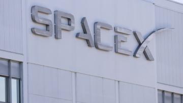 Un bâtiment de l'entreprise SpaceX à Hawthorne, en Californie, le 26 mars 2026