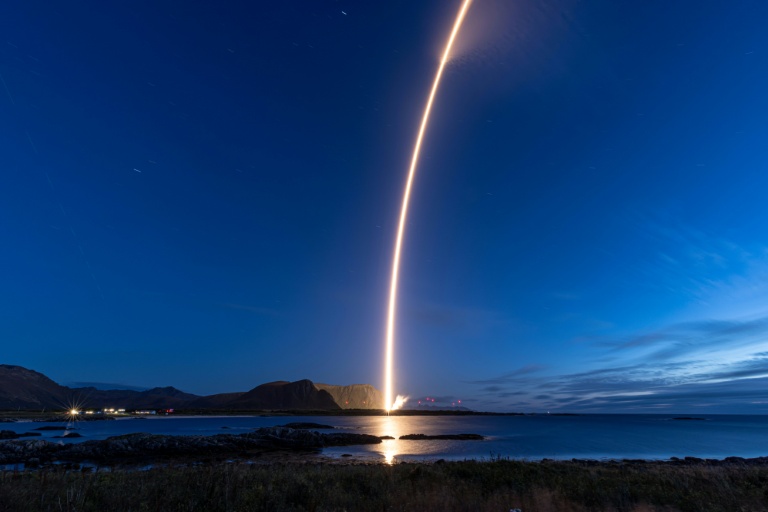 Photo diffusée le 6 septembre 2026 par la société allemande Isar Aerospace, montrant le lancement d'une fusée en orbite depuis Andøya, en Norvège, le 5 septembre 2026