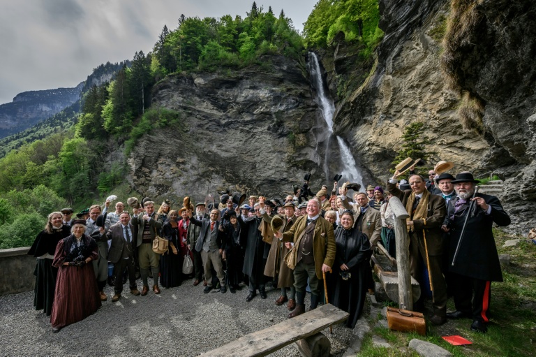 Une soixantaine de membres de la Sherlock Holmes Society de Londres en pèlerinage en Suisse, le 3 mai 2026